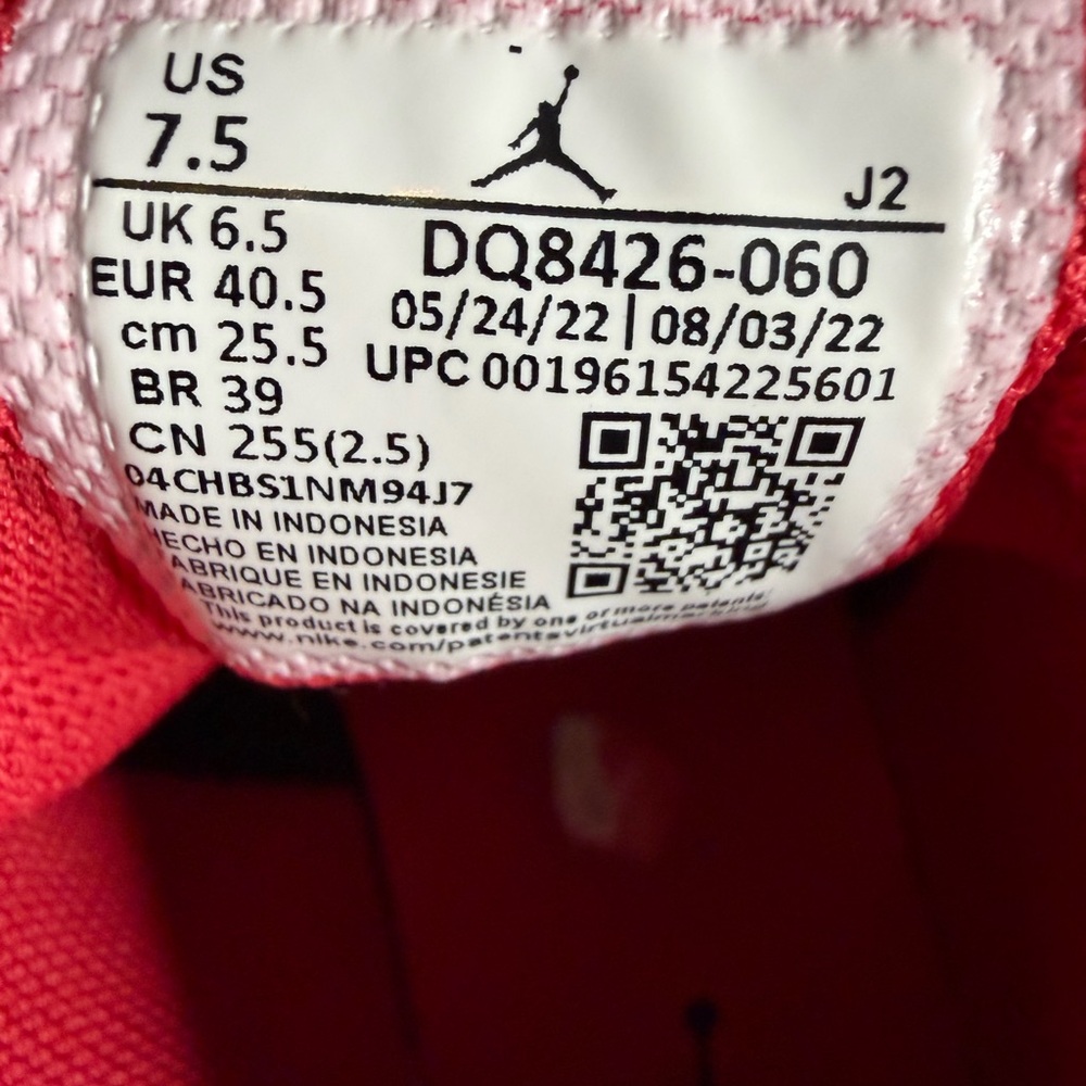 NIKE  Athletic Shoes